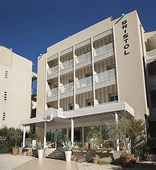 Bristol Hotel 3*